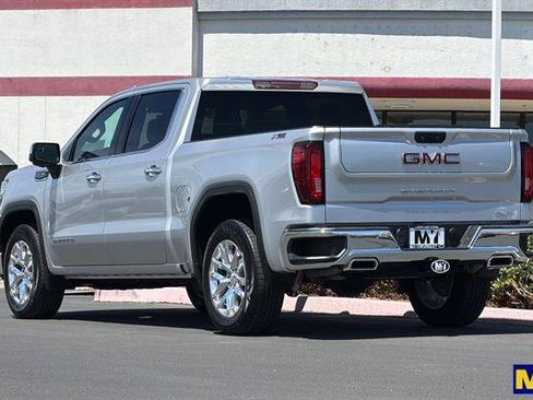 Certified 2021 GMC Sierra 1500 SLT w/ X31 Off-Road Package AWD/4WD image 6