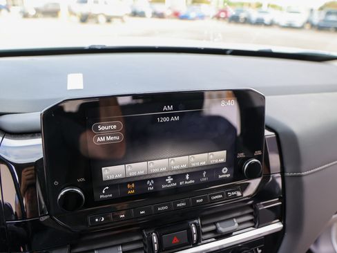 Used 2025 Nissan Pathfinder SL AWD/4WD image 20
