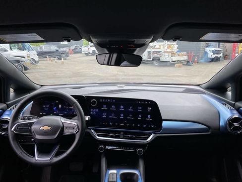 Used 2025 Chevrolet Equinox EV LT w/ Convenience Package FWD image 12