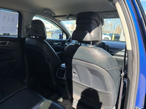 Used 2023 Kia Sportage EX image 15