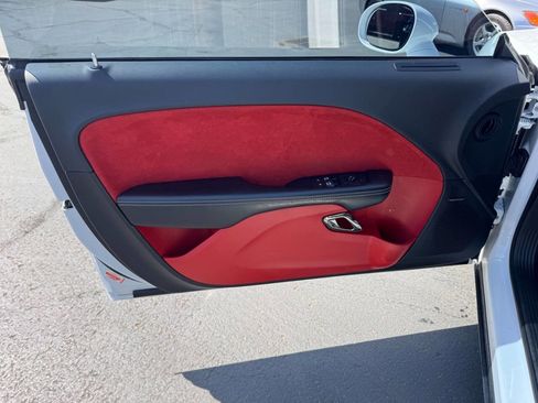 Used 2016 Dodge Challenger SRT Hellcat image 12