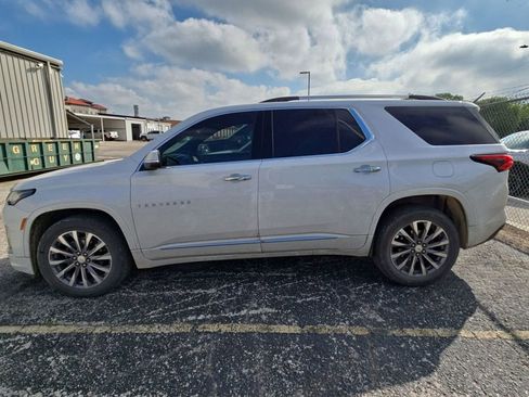 Used 2022 Chevrolet Traverse Premier FWD image 5