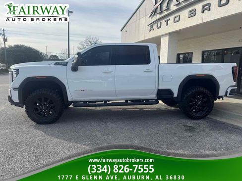 Used 2024 GMC Sierra 2500 AT4 w/ Technology Package image 9
