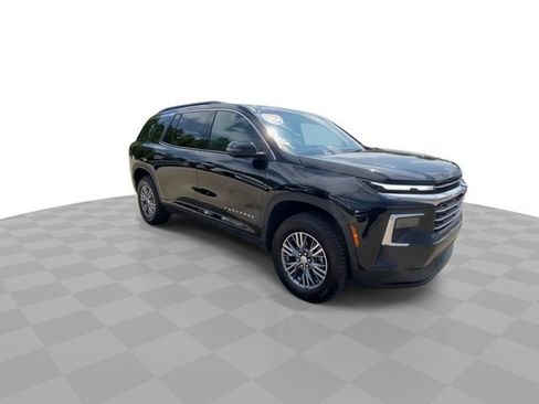Used 2024 Chevrolet Traverse LT AWD/4WD image 4