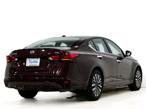 Used 2024 Nissan Altima 2.5 SV image 6