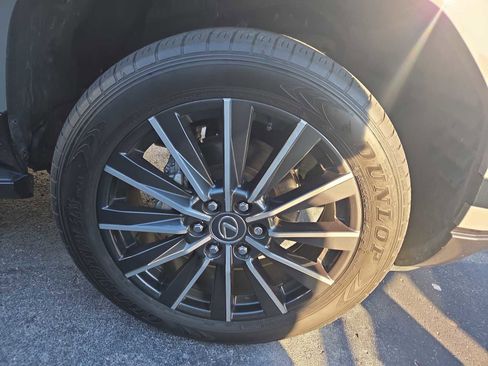 Used 2024 Lexus GX 550 image 2