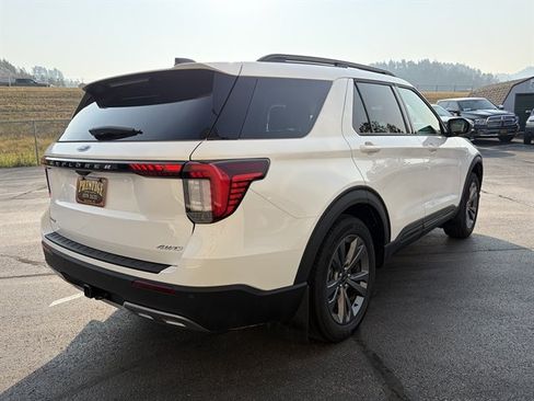 Used 2026 Ford Explorer Active w/ Active Comfort Package AWD/4WD image 6