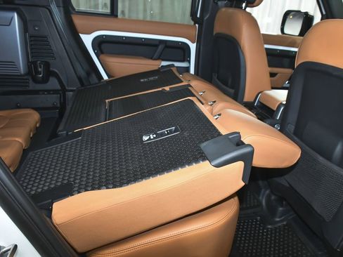 Used 2023 Land Rover Defender 110 SE AWD/4WD image 56