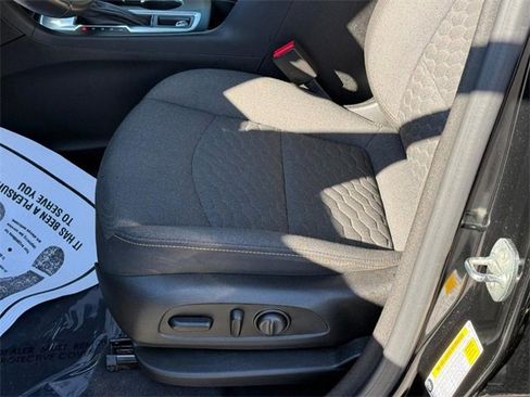 Used 2021 Chevrolet Equinox LT w/ Driver Convenience Package image 19