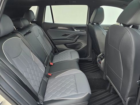 New 2026 Volkswagen Tiguan SEL R-Line image 33