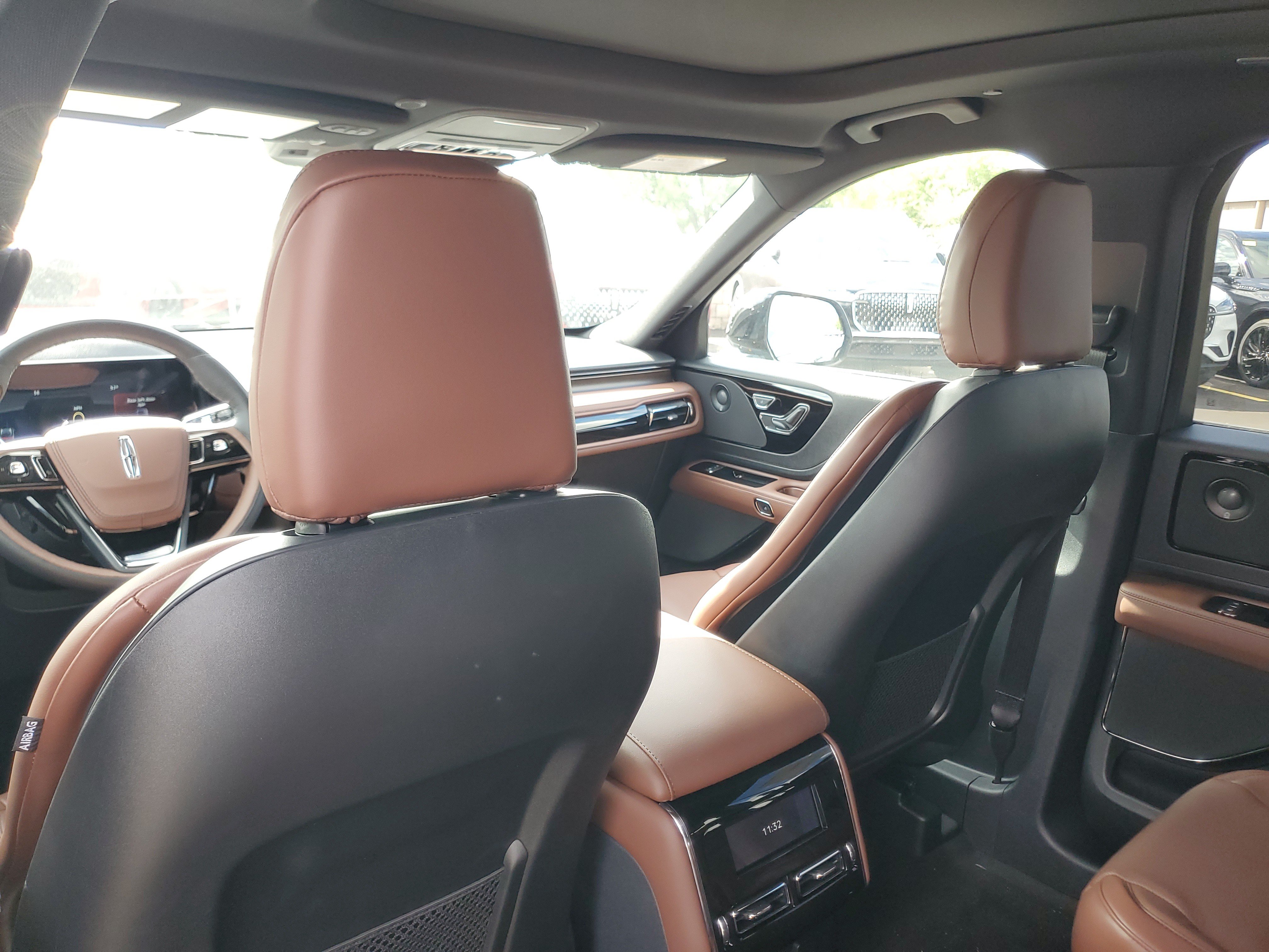 New 2026 Lincoln Aviator Reserve w/ Jet Appearance Package AWD/4WD image 24