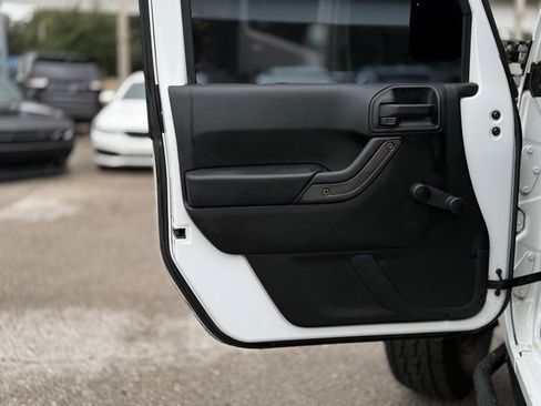 Used 2016 Jeep Wrangler Unlimited Sport w/ Connectivity Group image 8