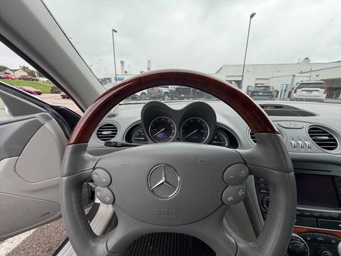 Used 2005 Mercedes-Benz SL 500 image 8