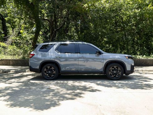 Used 2026 Honda Pilot Black Edition image 10