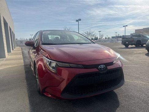 Certified 2022 Toyota Corolla LE image 3