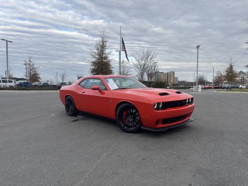 Used 2023 Dodge Challenger SRT Hellcat image 2