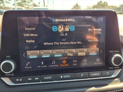 Used 2023 Nissan Rogue S image 6