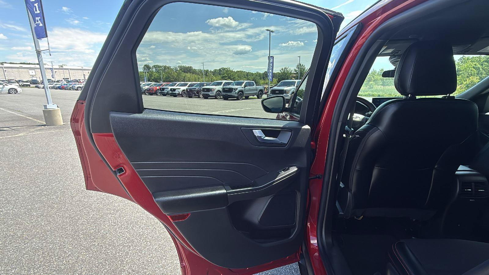 Used 2024 Ford Escape ST-Line w/ Tech Pack #1 AWD/4WD image 22