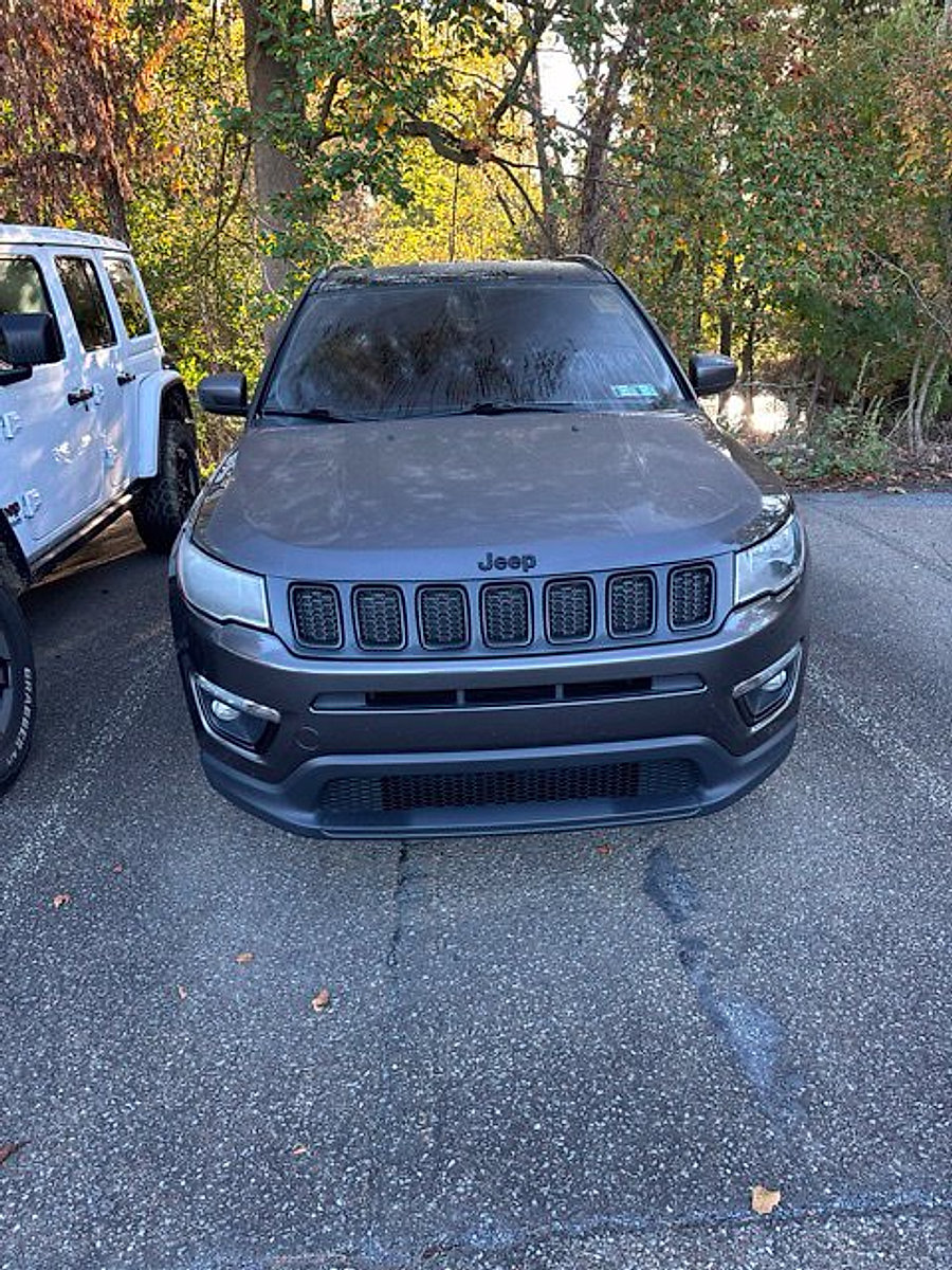 Used 2021 Jeep Compass Latitude FWD image 2