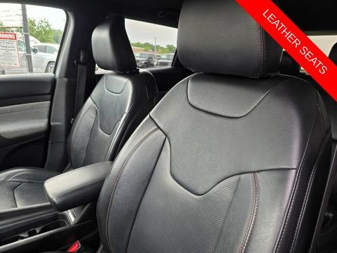 Used 2023 Jeep Compass Latitude AWD/4WD image 6