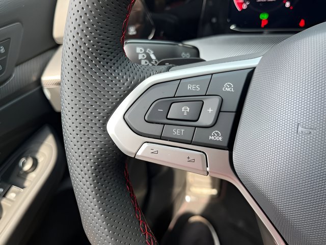 New 2026 Volkswagen GTI SE FWD image 18