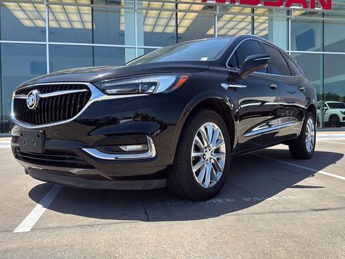 Used 2020 Buick Enclave Premium w/ Sun and Sites Package AWD/4WD image 2