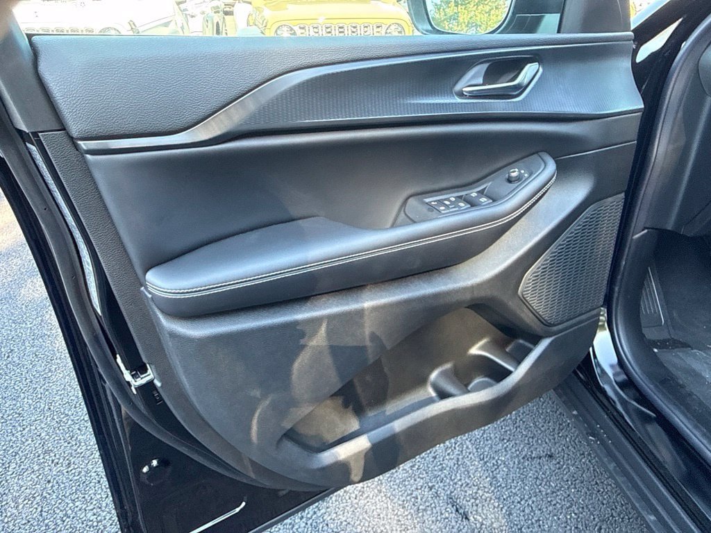 New 2027 Jeep Grand Cherokee Laredo X AWD/4WD image 18