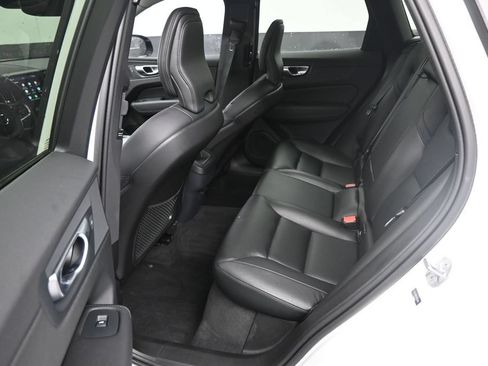 Certified 2024 Volvo XC60 B5 Core w/ Protection Package Premier AWD/4WD image 14