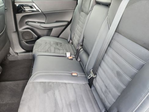 Used 2022 Mitsubishi Outlander SE image 19