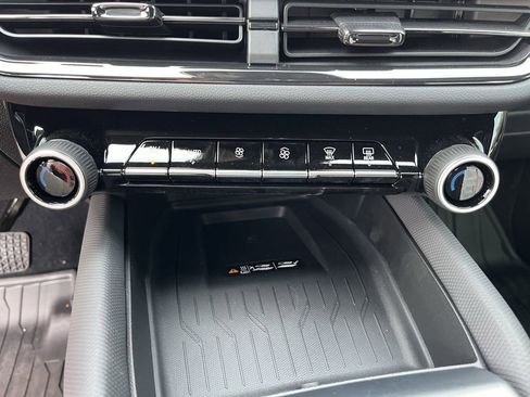 New 2025 Chevrolet Equinox EV RS image 16