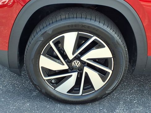 Used 2025 Volkswagen Atlas SE FWD image 31