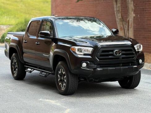 Used 2022 Toyota Tacoma TRD Off-Road image 3