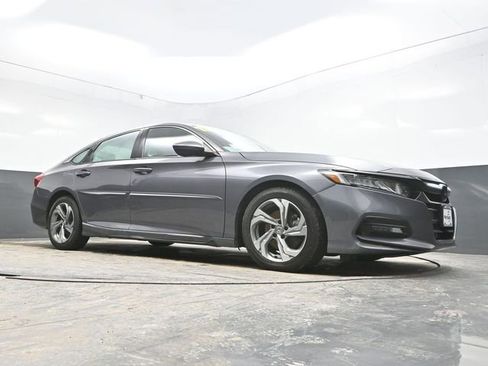 Used 2018 Honda Accord Sport image 28