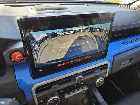 Used 2025 Toyota Tacoma TRD Off-Road image 27