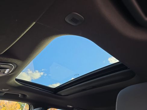 New 2025 Jeep Grand Cherokee Laredo image 31