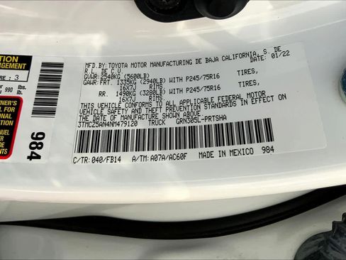 Used 2022 Toyota Tacoma SR image 33