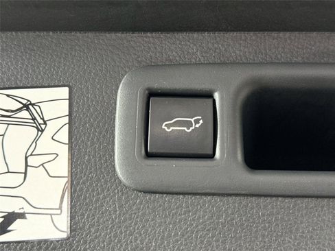 Used 2023 Toyota Highlander Limited image 40