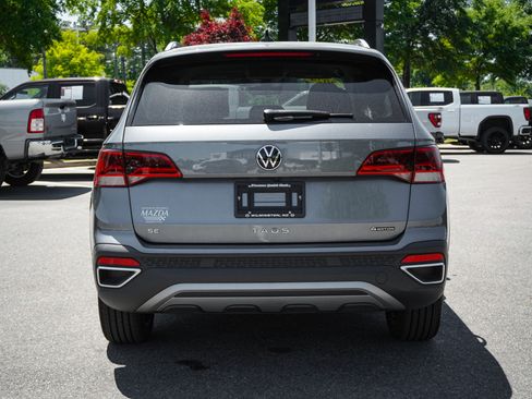 Used 2024 Volkswagen Taos SE w/ Black Wheel Plus Package AWD/4WD image 9