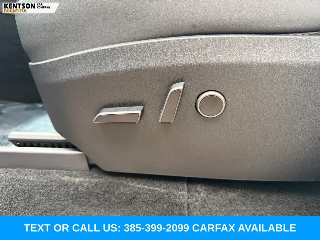 Used 2023 Tesla Model Y Long Range AWD/4WD image 27
