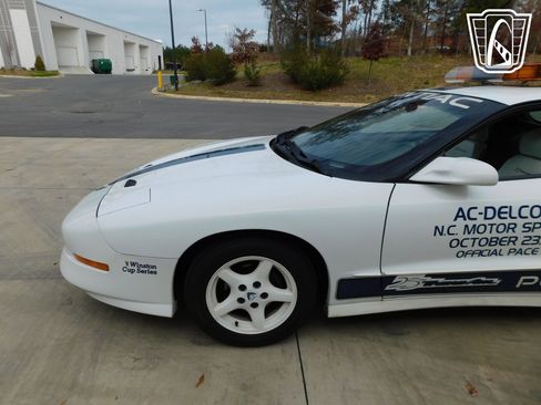 Used 1994 Pontiac Firebird Coupe RWD image 11