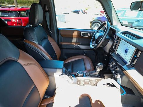 Used 2022 Ford Bronco Outer Banks AWD/4WD image 17