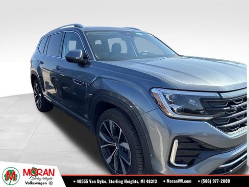 Used 2025 Volkswagen Atlas SEL Premium R-Line AWD/4WD image 3