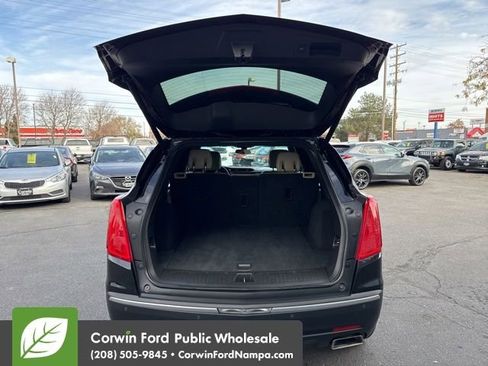 Used 2017 Cadillac XT5 FWD image 32