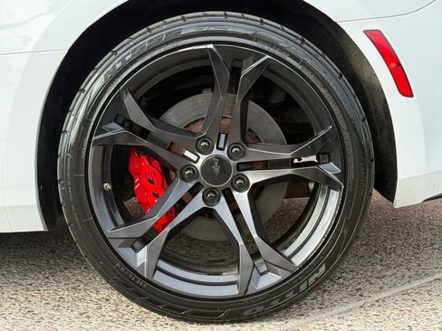 Used 2019 Chevrolet Camaro SS RWD image 27