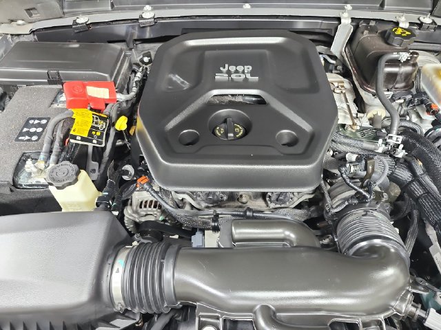 Used 2022 Jeep Wrangler Unlimited Sport AWD/4WD image 18