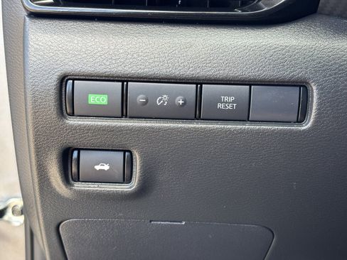 Certified 2025 Nissan Sentra SV FWD image 33