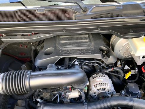 Used 2019 RAM 1500 Laramie AWD/4WD image 30