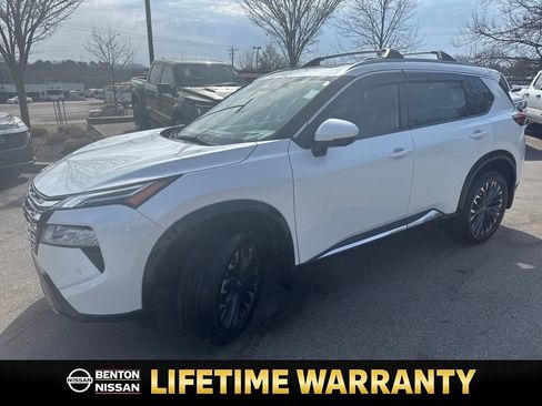 Certified 2025 Nissan Rogue Platinum w/ Platinum Premium Package image 4