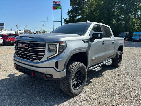 Used 2023 GMC Sierra 1500 AT4 w/ AT4 Preferred Package AWD/4WD image 8