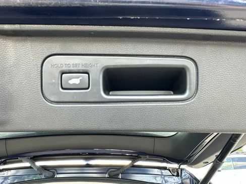 Used 2024 Honda Pilot EX-L image 11